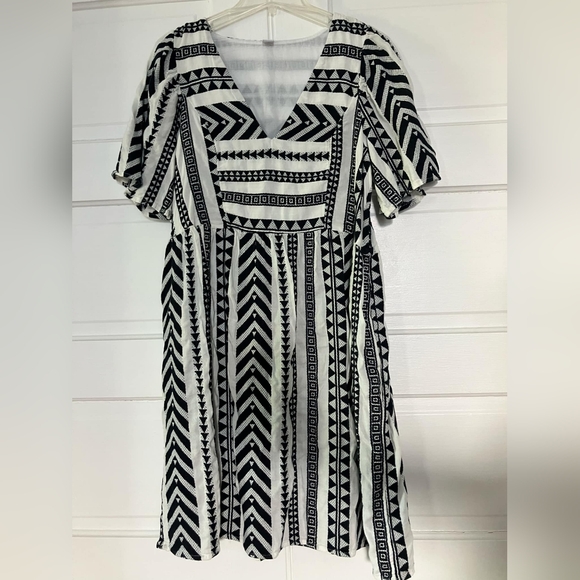 Old Navy Dresses & Skirts - Old Navy Aztec jacquard Medium Tall. Boho Western